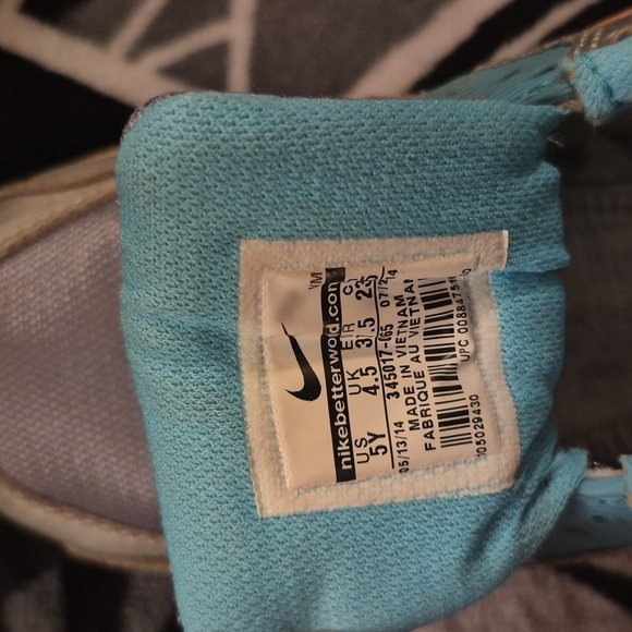 Nike Air Max Size 5Y - Picture 2 of 4